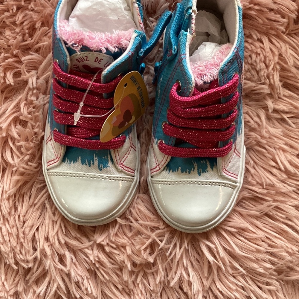 NWT. Agatha Ruiz De La Prada Star Print Kids Trainers/Lace Boots Different sizes